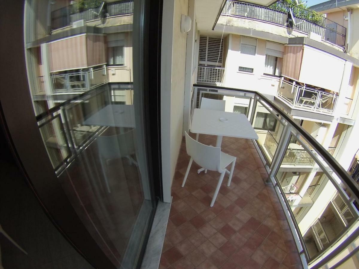 Sonevi Rooms Nápoles Exterior foto