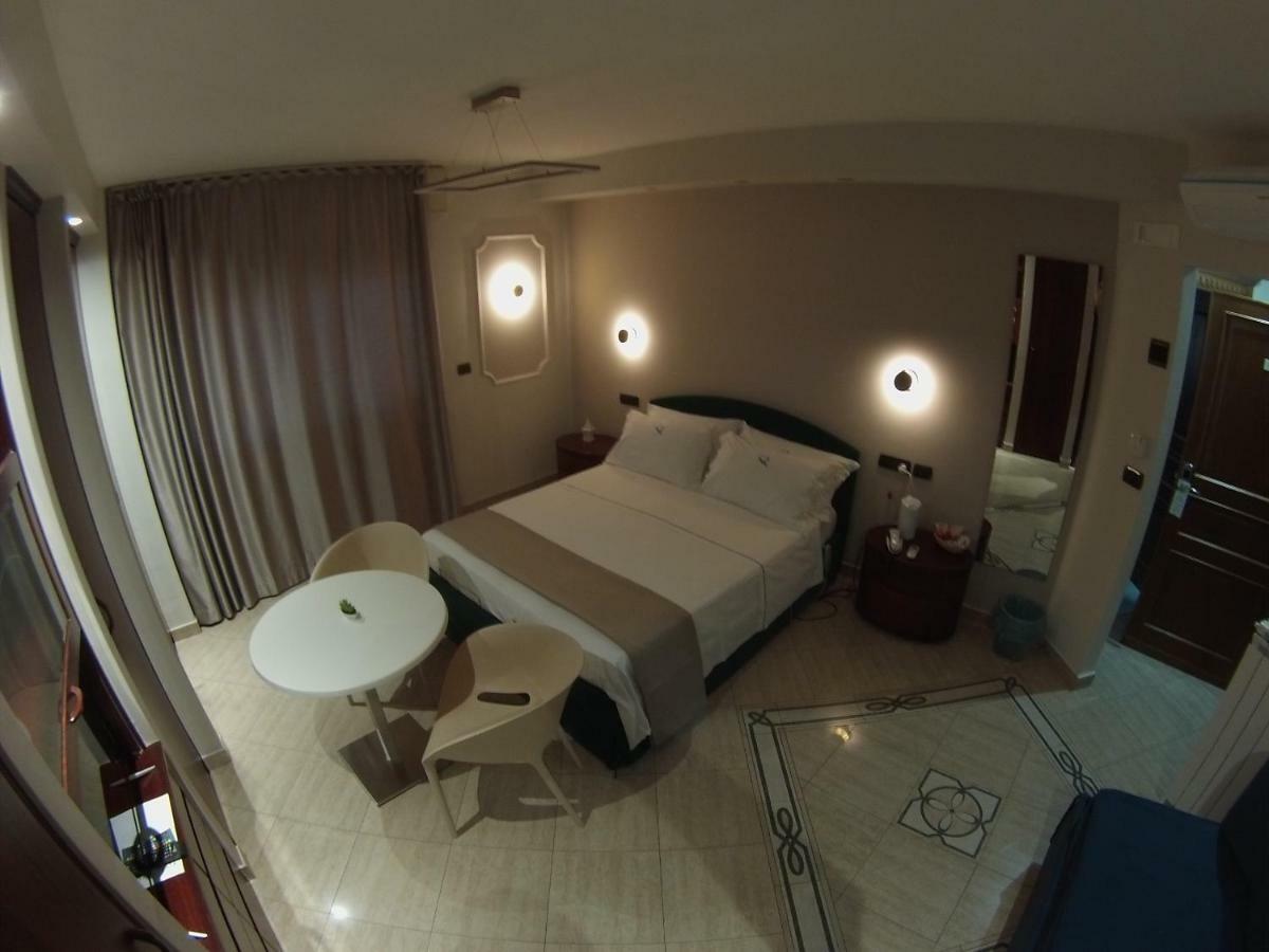 Sonevi Rooms Nápoles Exterior foto